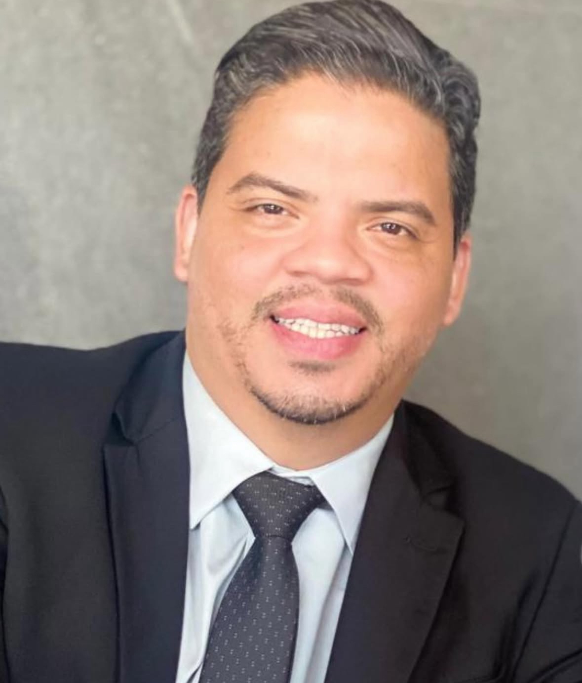 Luciano Genésio desponta como destaque político da Baixada rumo à Câmara Federal